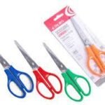 მაკრატელი პლასტსმასის სახელურით